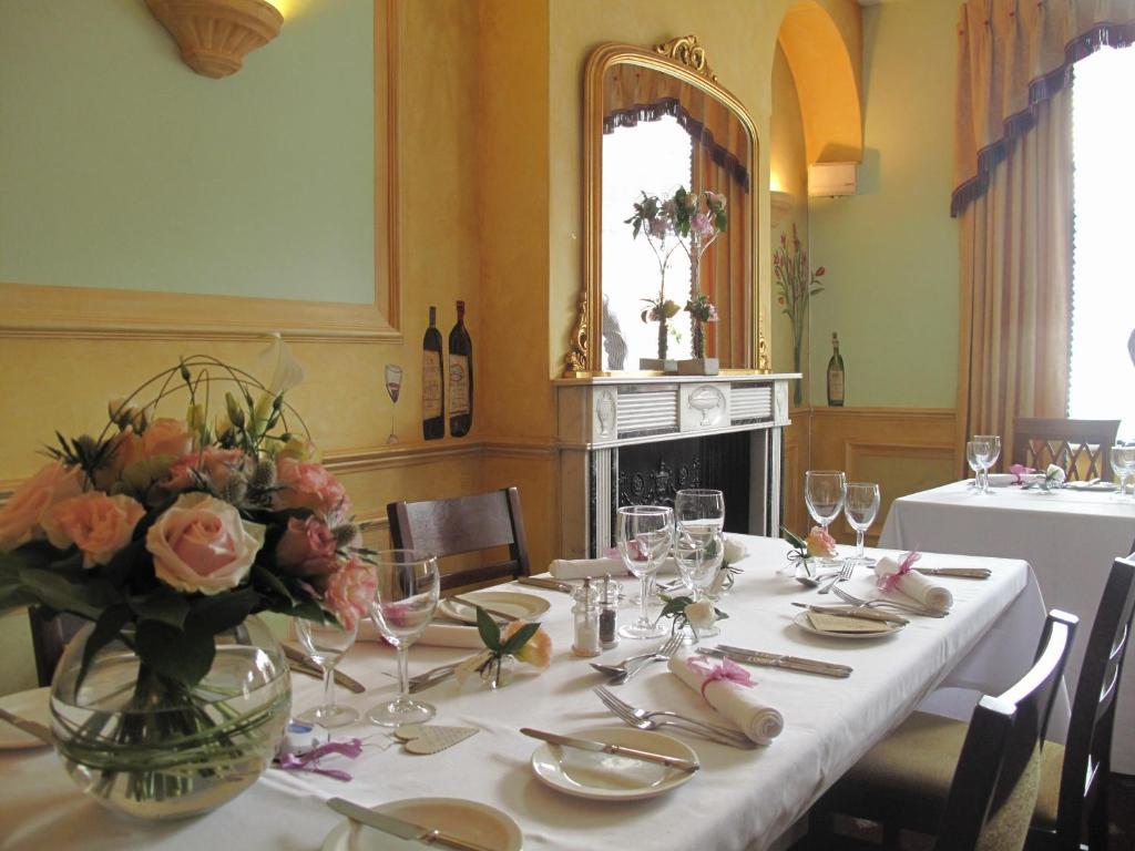Berties Hotel Romsey Buitenkant foto