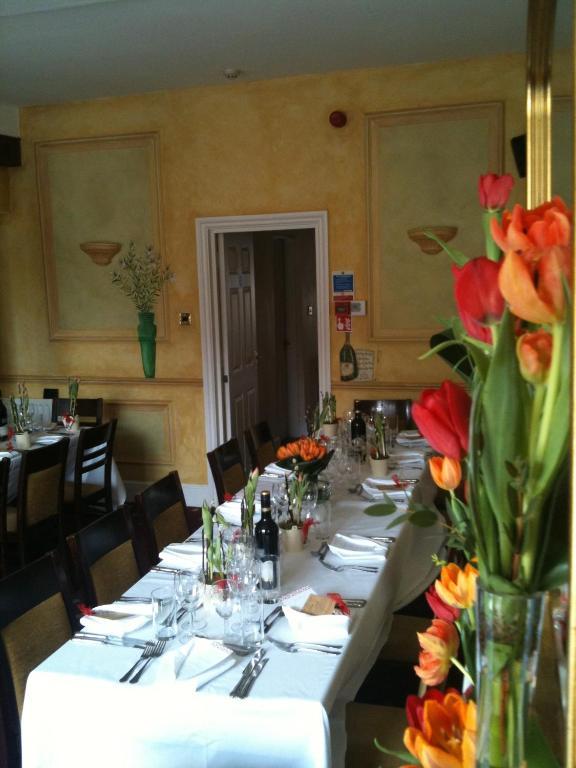 Berties Hotel Romsey Buitenkant foto